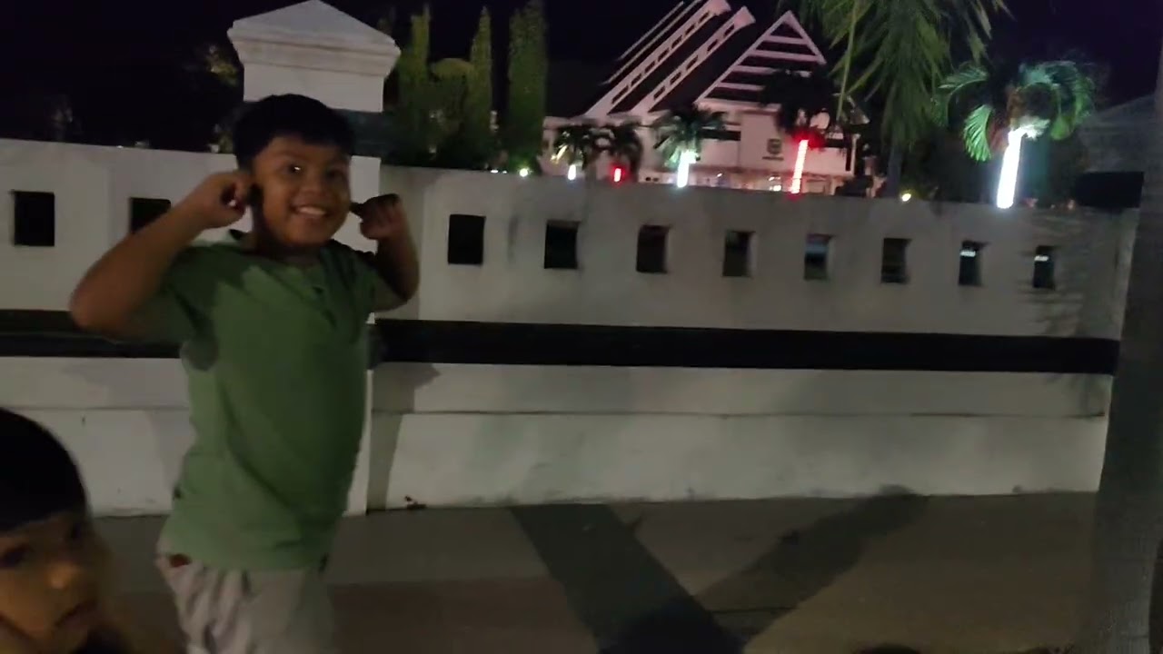 Mulkan & Ayyash liat kembang api malam 2026 , Lapangan Belopa