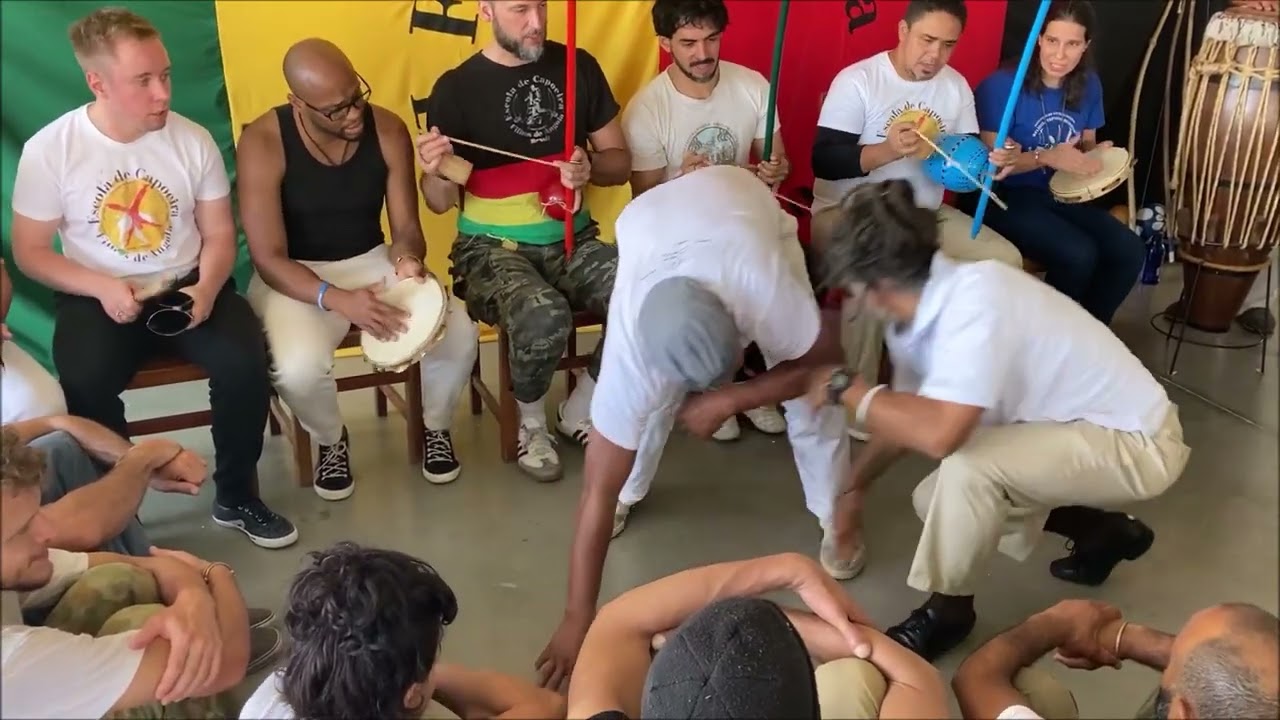 Mestre Nenê (Ylê Flor d'Aroeira) e Mestre Fantasma (ACARER)!