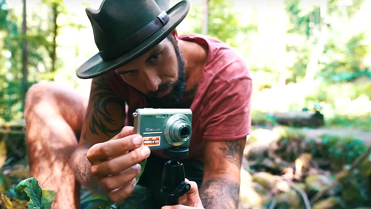 PRO PHOTOGRAPHER vs CHEAP OLD CAMERA 📸The results are pretty cool