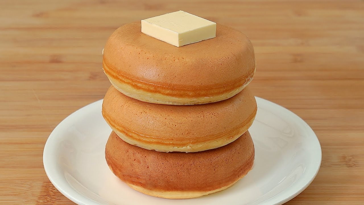 flauschiger und leckerer Pfannkuchen zu Hause! Einfaches Pfannkuchenrezept zum Frühstück