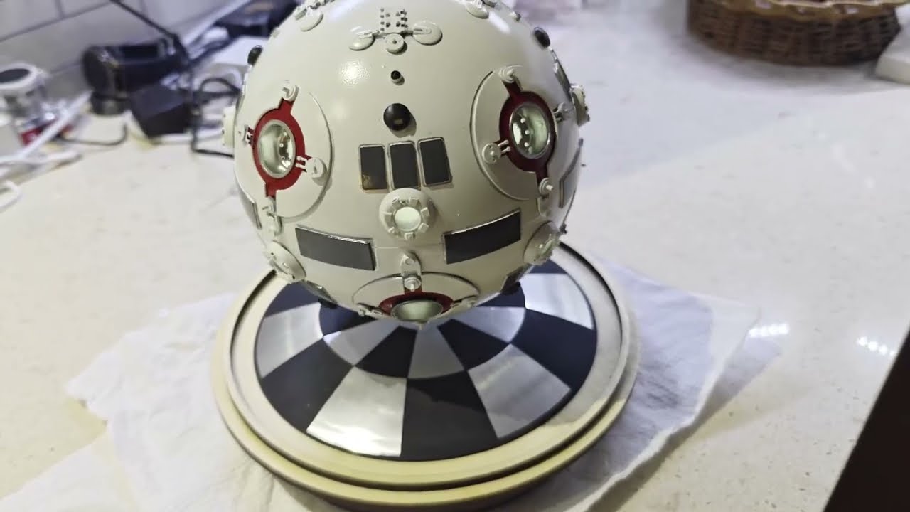 Domed Glass Case Stand for Jedi Training Remote -- Part 1