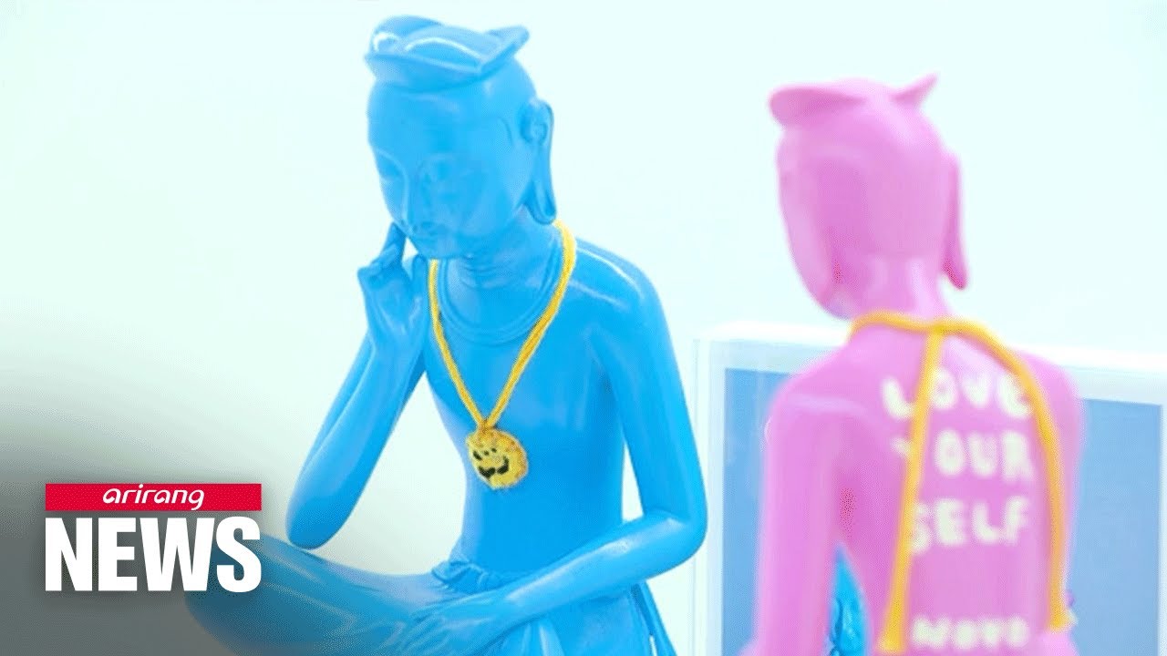 Replicas of historical artifacts become unique museum merchandise appealing to young generation