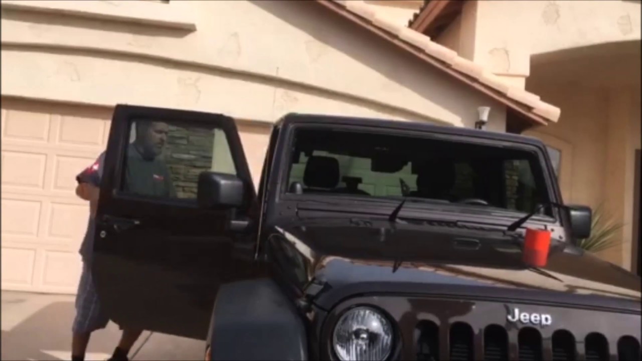Windshield Removal with the Wire Technique, Jeep Wrangler