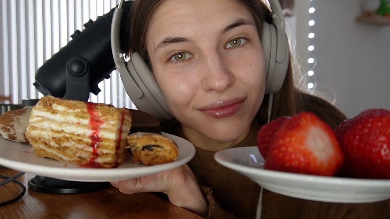 ASMR Eating Gingerbread, Lava and Honey Cakes and Talking About My Grandma
