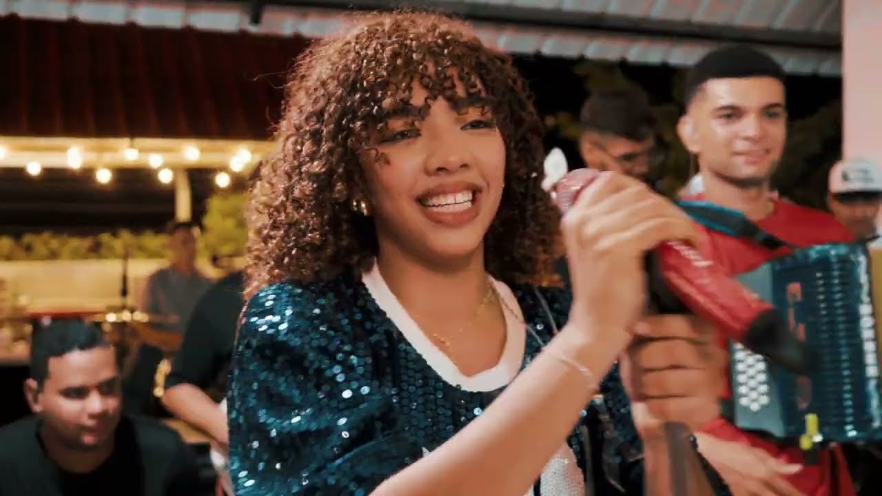 MOSAICO CARNAVALERO - KAROLAYM MURRA & CESAR OCHOA - ZONA 8 R