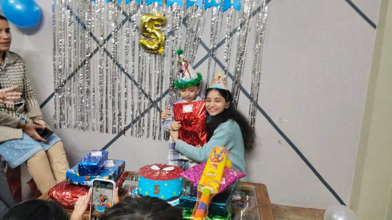 Dakshit ka dance 🥰🥳#trendingvideo #viralvideo #trendingvideo #youtubevideo #explorepage 