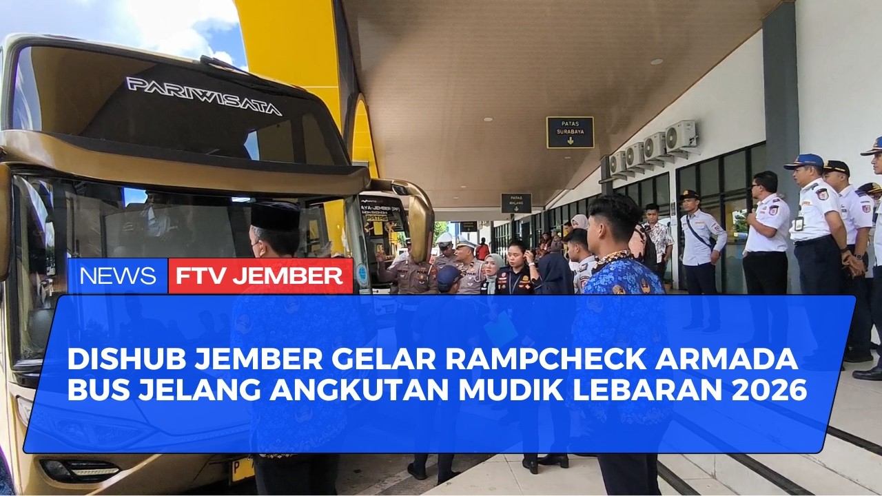 PETUGAS CEK PULUHAN ARMADA BUS JELANG LEBARAN