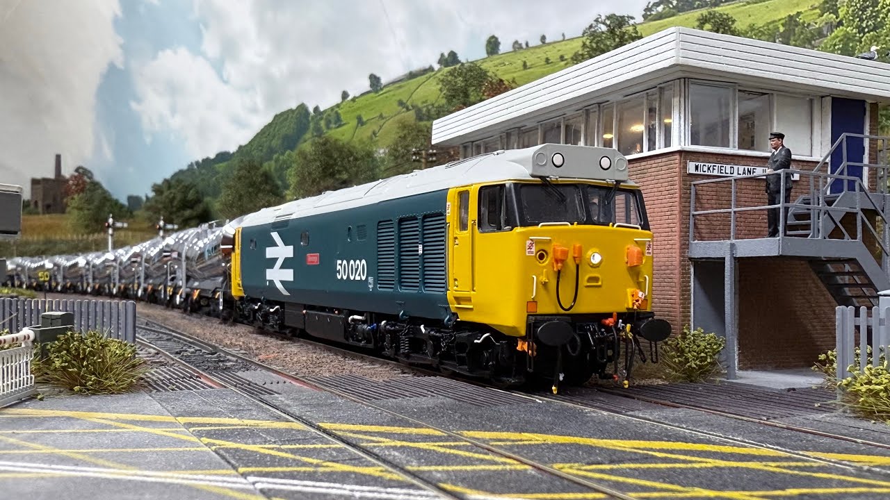 Class 50 with ECC silver bullet wagons 