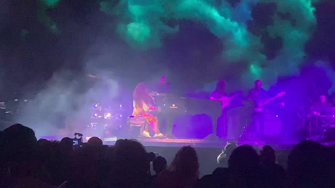 H.E.R - I'm Not Ok Live - Nipsey Hussle Tribute (Coachella Weekend 1)