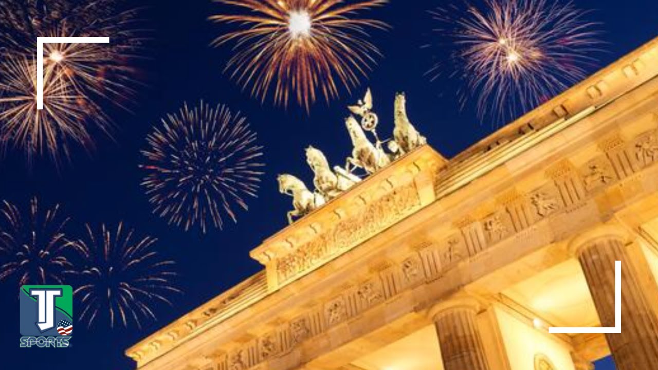 LIVE from Berlin! New Year's Eve FIREWORKS at Brandenburg Gate