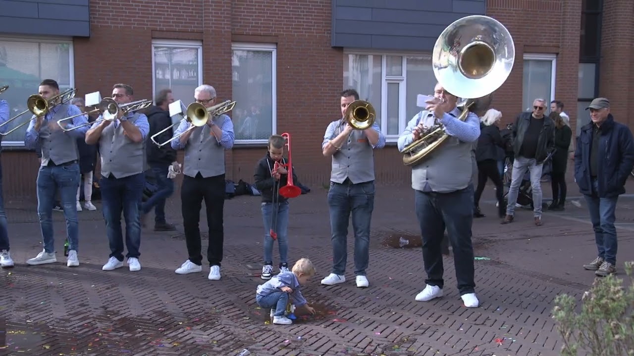 Feestbende Cromvoirt Sneekerdweildag 10 editie Kleine Kerkstraat Sneek 1 oktober 2022