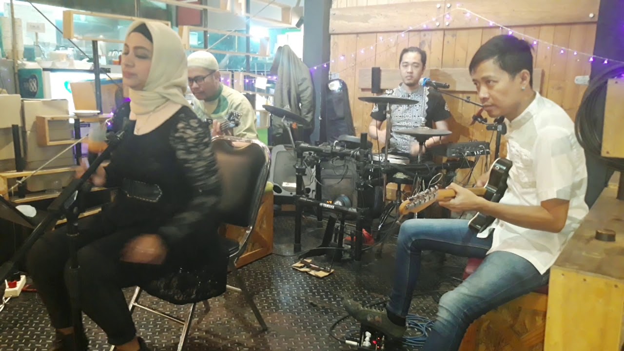 THE VENUS BAND - HOLD ON (COVER) YNGWIE MALMSTEEN