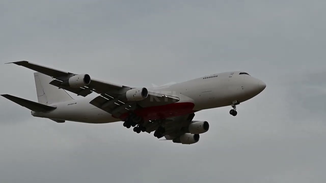 DUBAI Cargo DWC Boeing 747 and CATHAY PACIFIC A330 are landing at KTI 