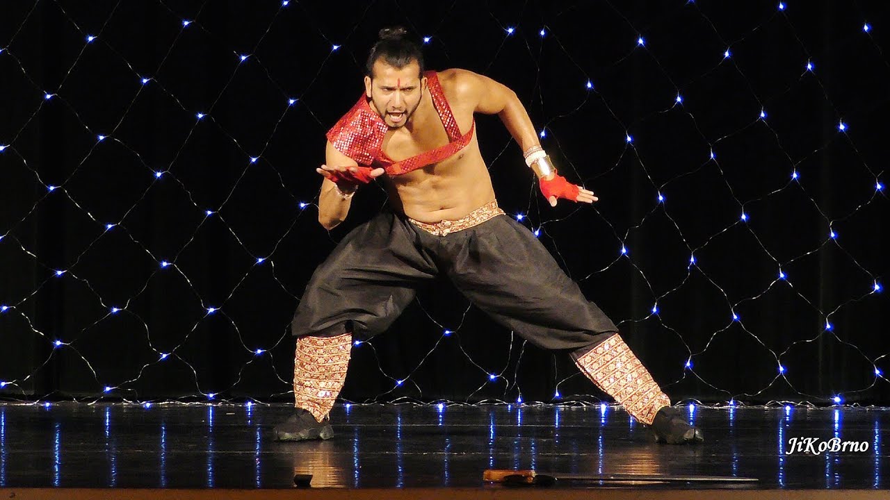 Sunny Singh, Show bollywood, evening (4K)