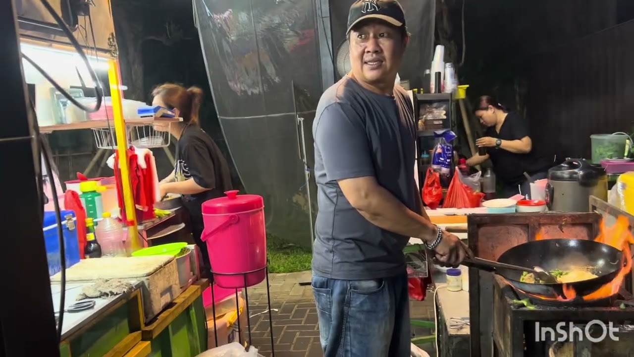 Serunya kuliner di Taman Rasa Gading Serpong