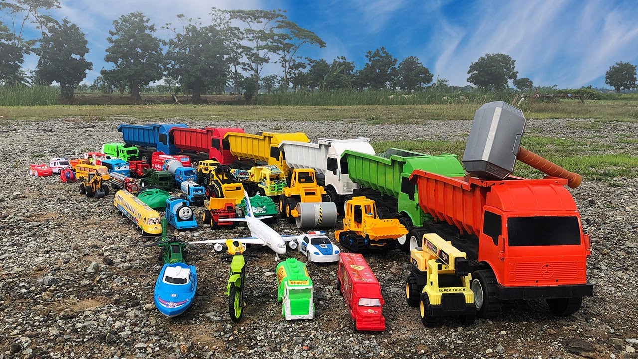 🚚 MANTAP!! Truk Tronton Panjang Bongkar Mainan Mobil Mobilan Mobil Polisi Truk Pasir Excavator 🚑