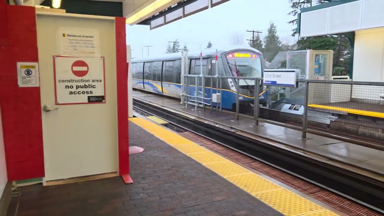 Now i ll  start some skytrain fanning  01/31/26..Sat EB side skytrain 22nd
