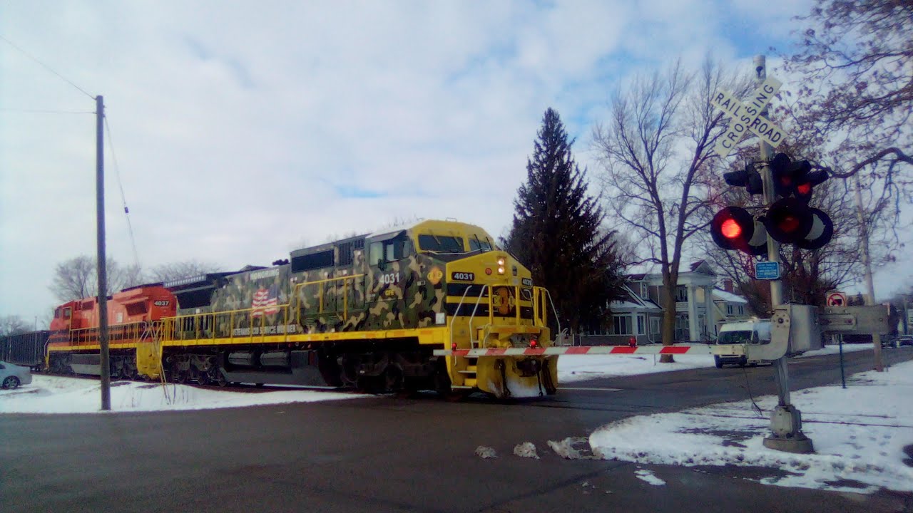 Afternoon EASTBOUND FW-LI CFE-09 SHV CFE/CFE Steel/Box Cars Mixed Freight Train! (01/15/2026)