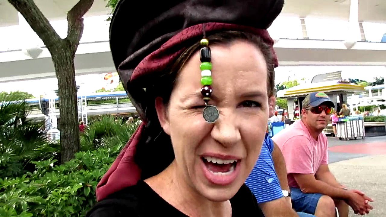 DISNEY MAGIC KINGDOM - Jones Family Travels & MommyandGracieShow