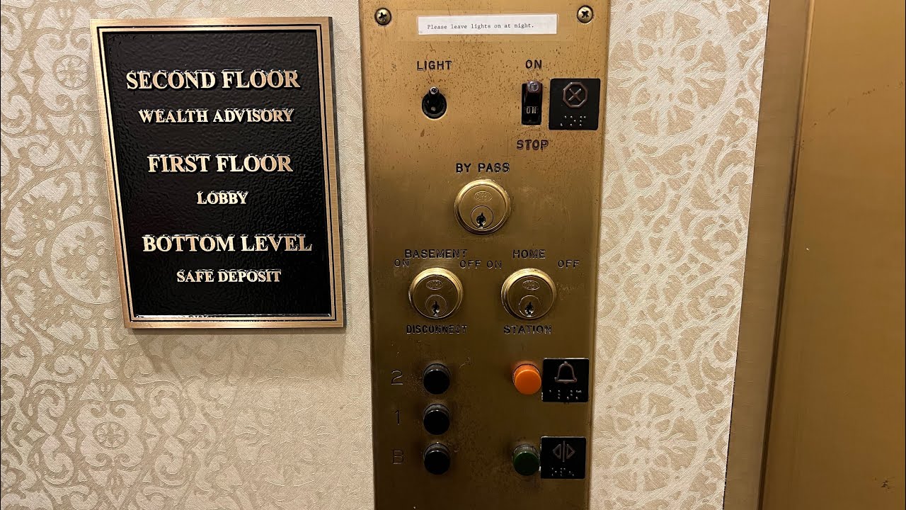 Vintage Gallaher & Speck Hydraulic Elevator in Lake Forest, IL  ￼