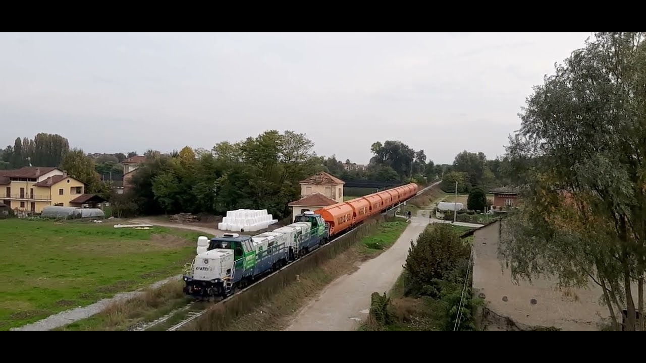 doppia D744 evm rail  con carri wascosa sulla   linea savigliano saluzzo cuneo