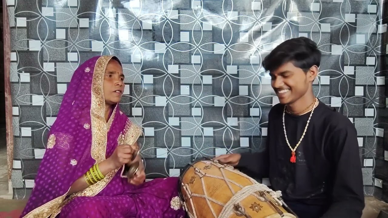 माता रानी की भेंट 🌸 मेरी मां के लम्बे बाल परांदा लम्बा लइयो 💯🚩 मनमोहन भजन है 🌹
