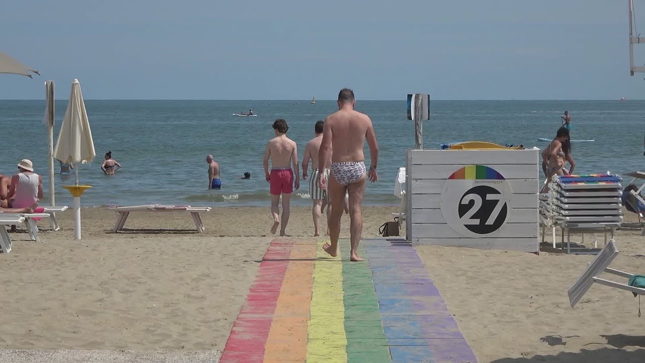 Allarme spiagge vuote: a Rimini il turismo non parla italiano