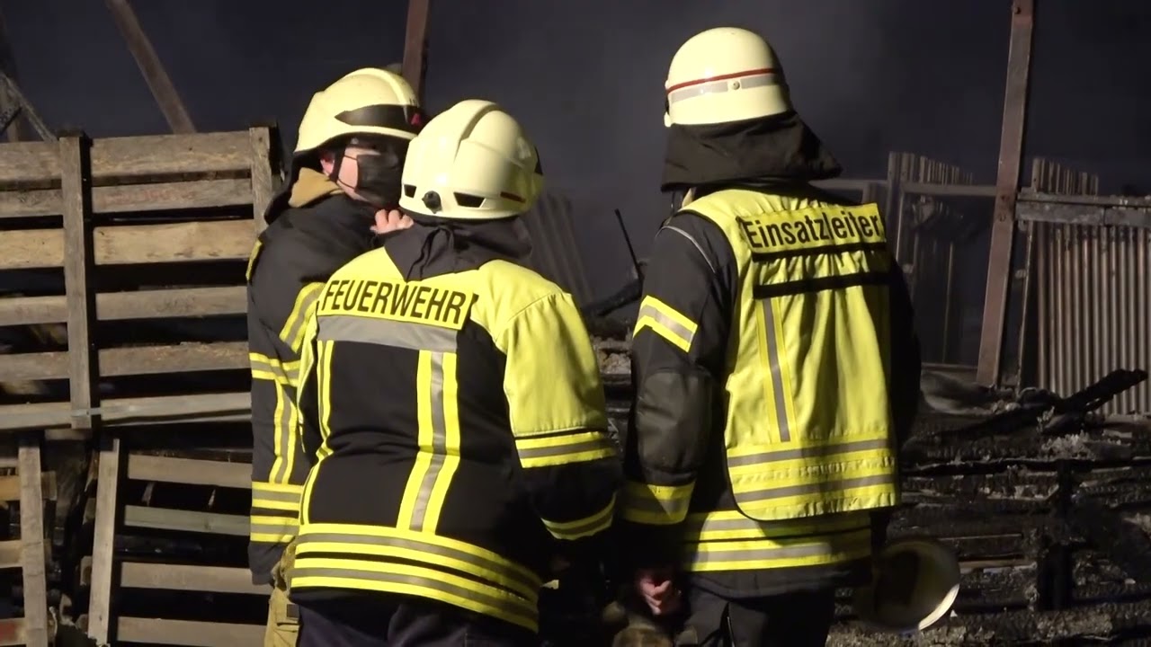 Großbrand in Dachdeckerbetrieb in Plütscheid