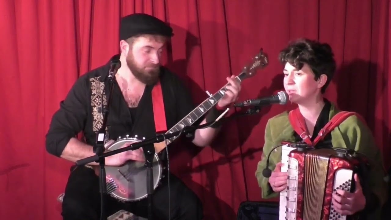 Tante Friedl mit Kupi Mi Majko Top; Live-Konzert im Maximal in Rodgau