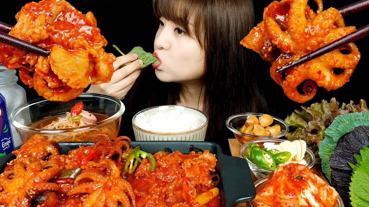 ASMR (приготовление пищи и есть) кочхучжан Octopus свинины Bulgogi + ростки фасоли кальмара супа.