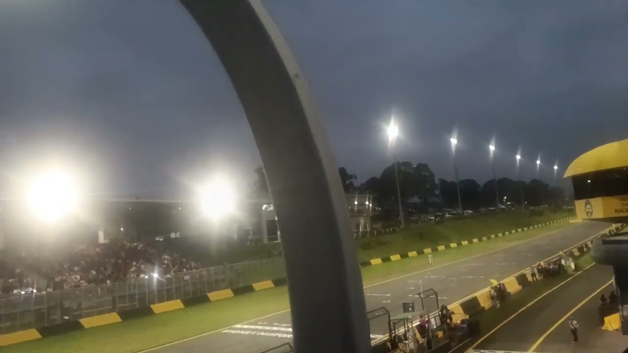 V8 supercars Race 1 episode 10 