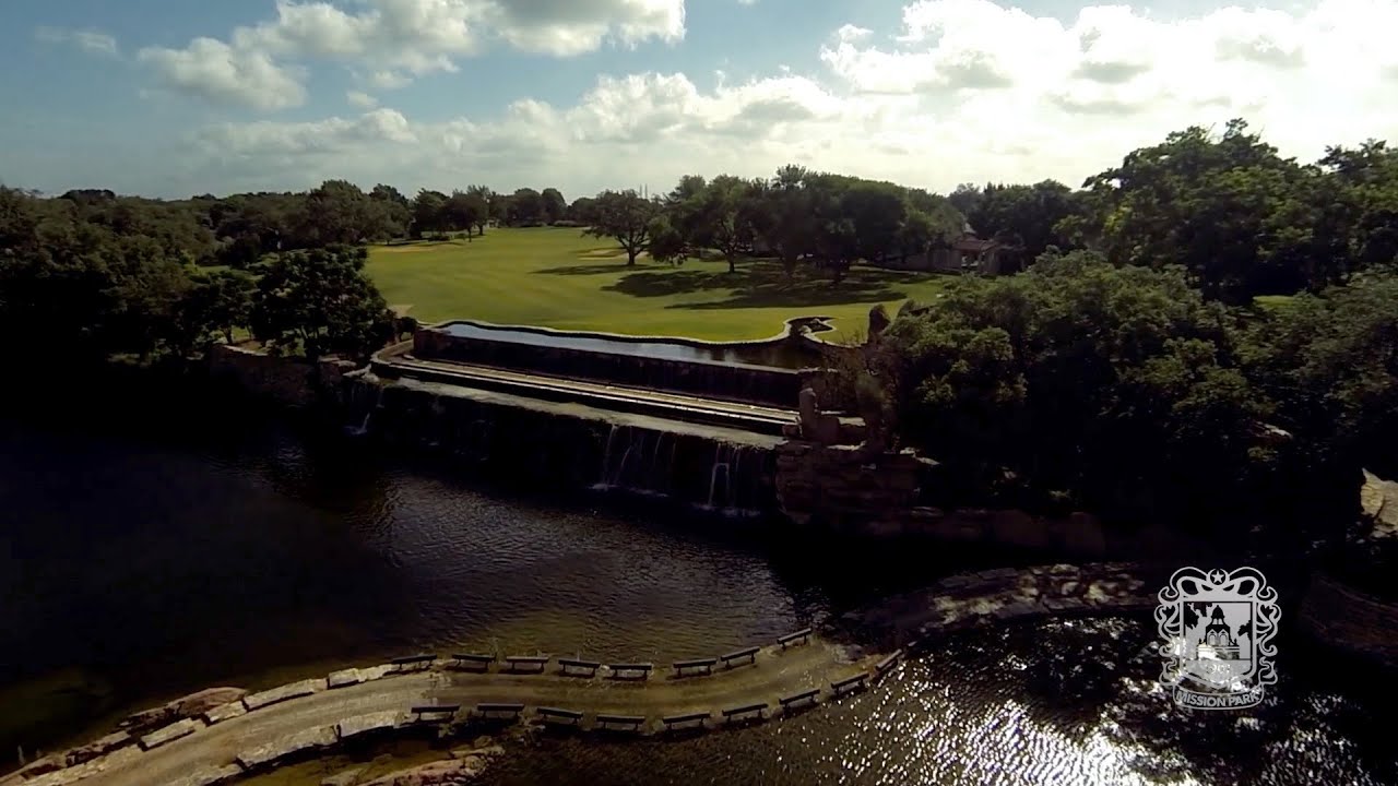 Visiting the golf courses at Horseshoe Bay Resort