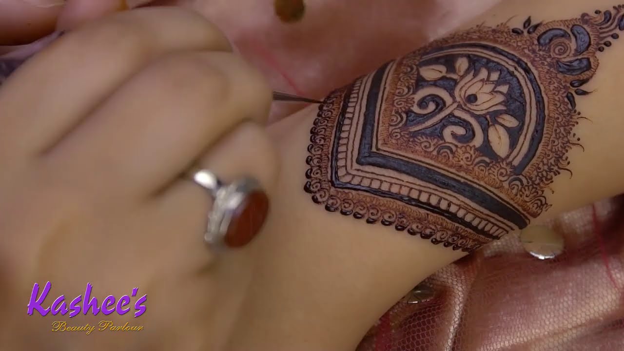 Kashee's Signature Mehndi