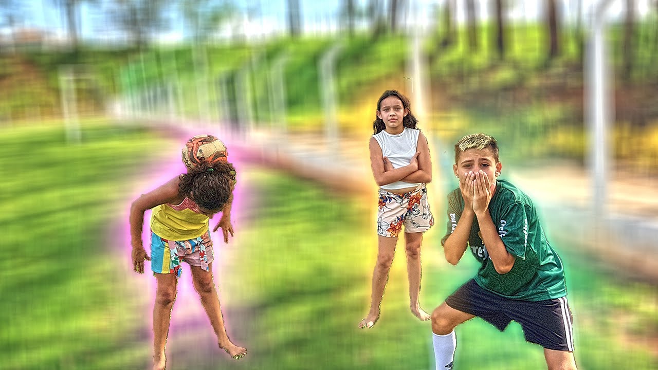 GIGANTE JOGOU CONTRA AS DUAS MENINAS QUE INVADIRAM A GRAVAÇÃO