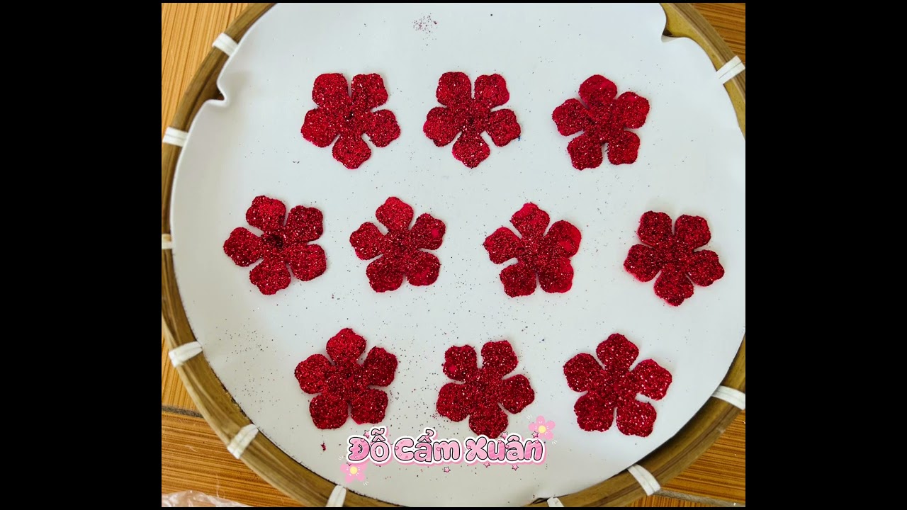 Hoa xốp nhũ kim tuyến https://vt.tiktok.com/ZS9e3F25kceUM-6WAGb/
