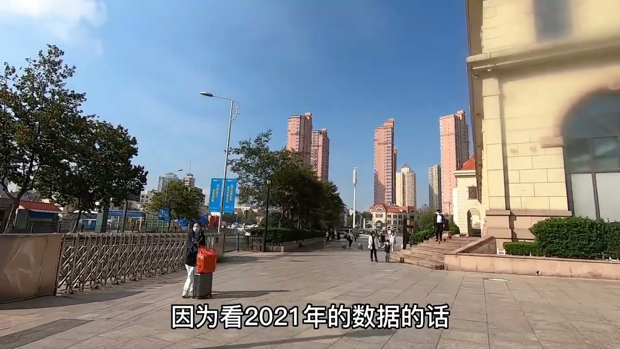 山东青岛站，据说是我国离大海最近的火车站，看下真相如何？ #旅行