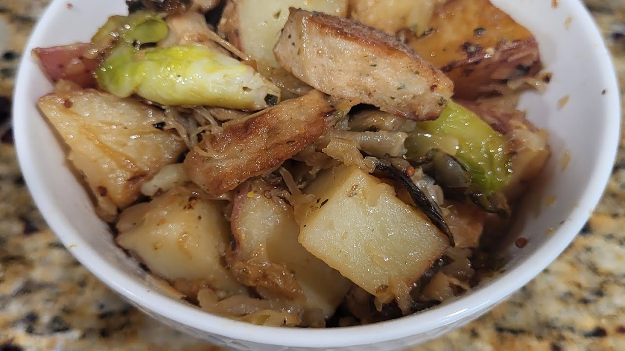 My German Inspired 1 Pan Meal 🤩😃 I hope you try it! 😋 I love you 💖🤗