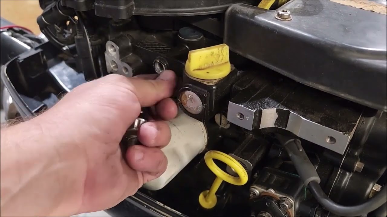 Evinrude 9.9 HP 4 Stroke Fuel & Oil Pressure Test
