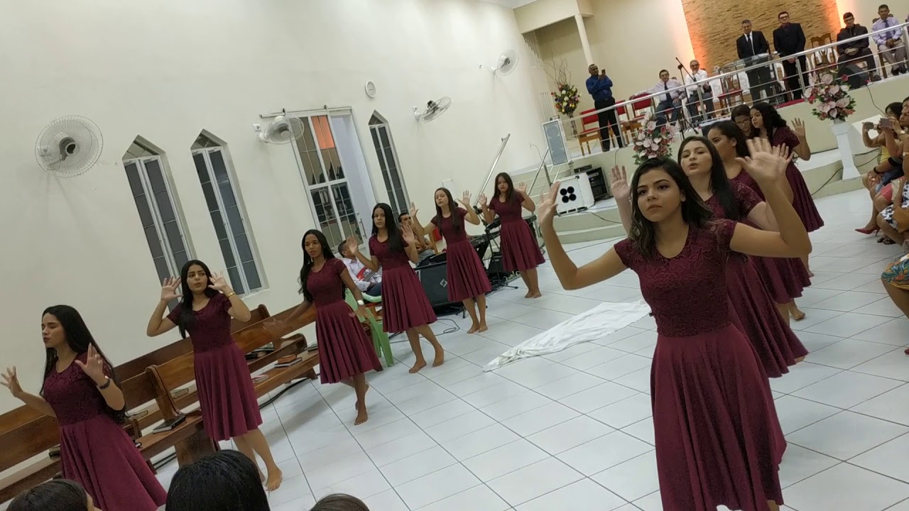 Coreografia e encenação "últimos dias" (grupo Adonai)