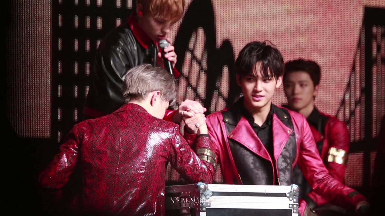 [HD] 160904 세븐틴 홍콩 팬미팅 민규랑 팔씨름