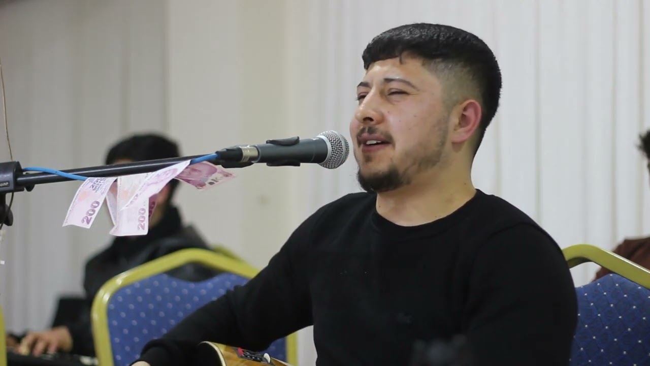 Gökhan Ünlü - Çubuk Telden Bağlamam & Kapıdan Bacadan Kaçta Gel Kadınhanı Düğün Canlı Performans