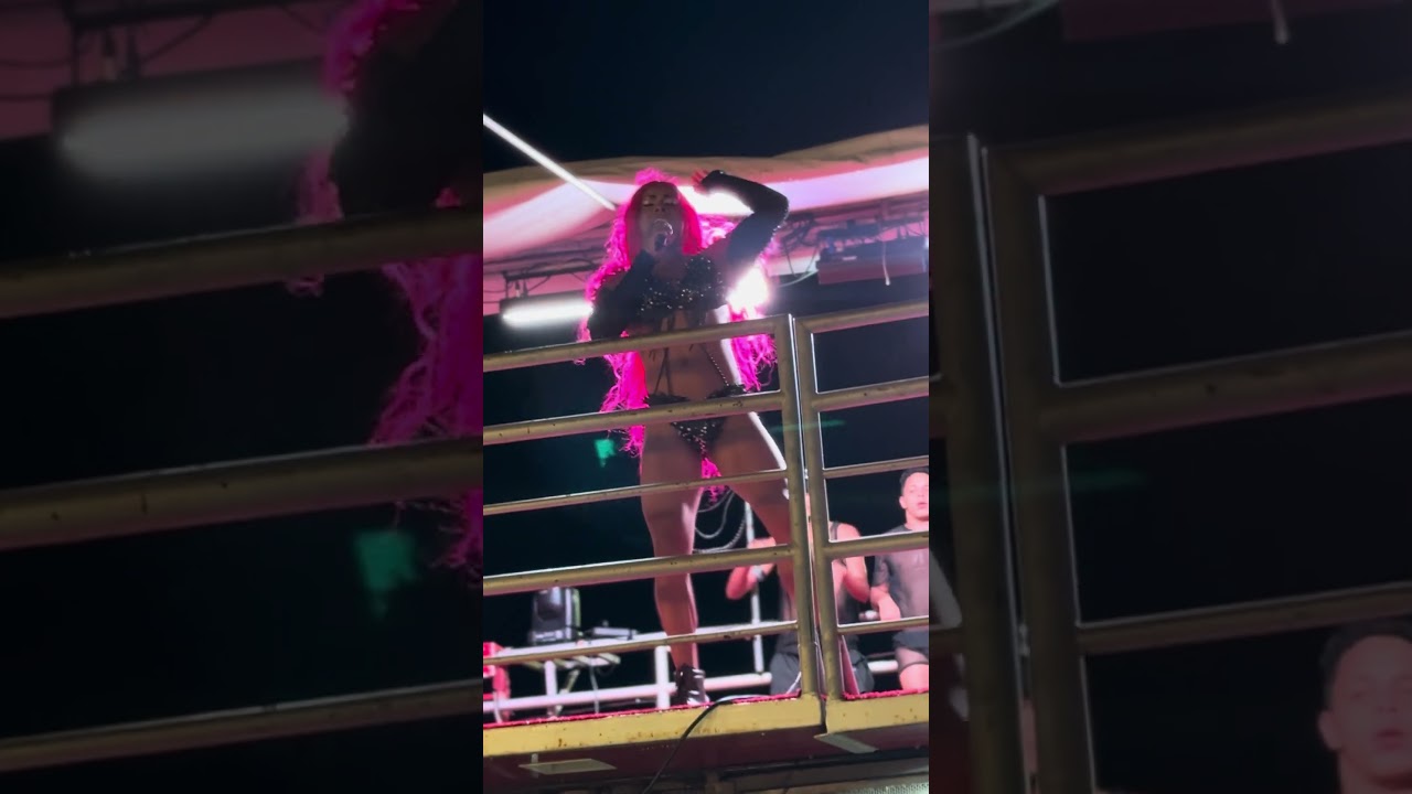 Show parada gay Porto Seguro 2025