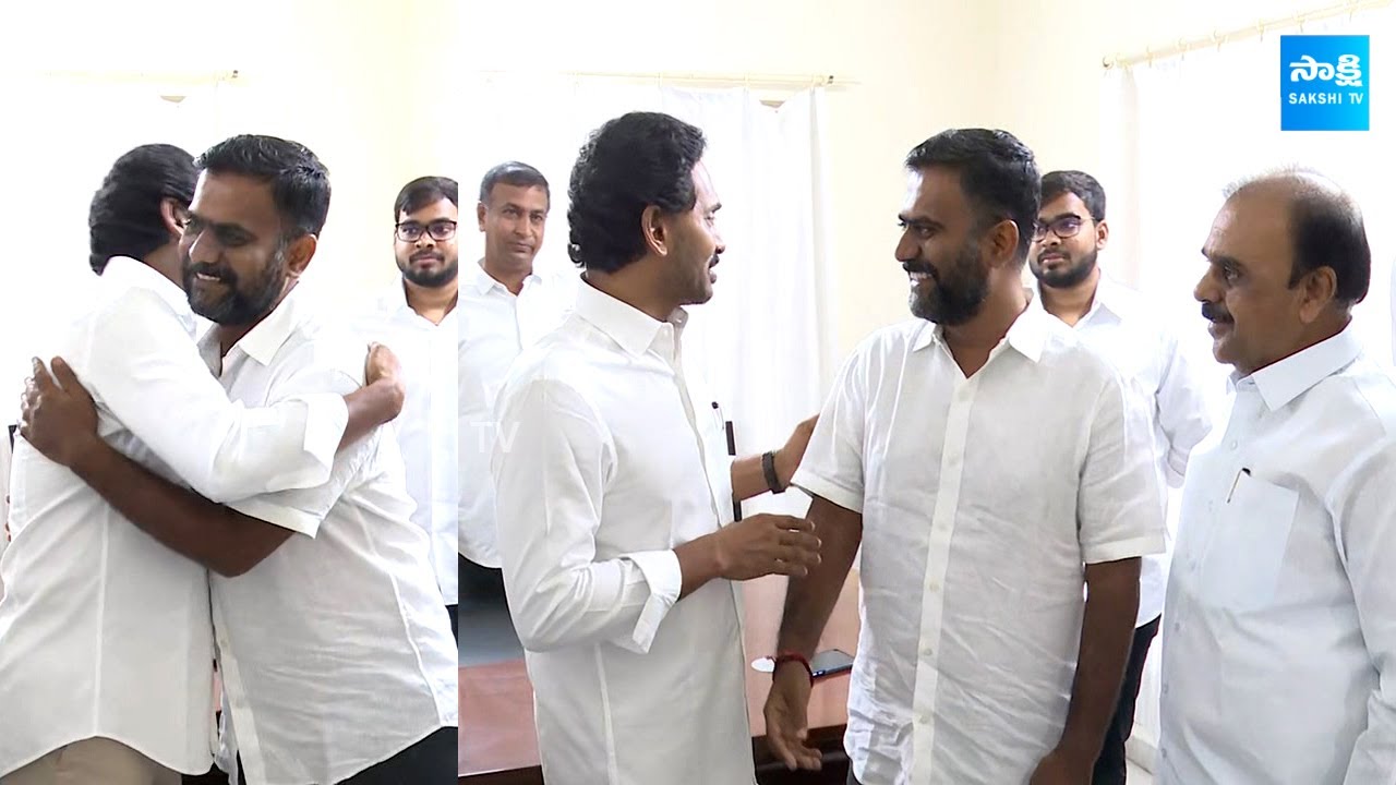 YSRCP Kethireddy Venkatarami Reddy Meets YS Jagan At Pulivendula Camp Office @SakshiTVLIVE