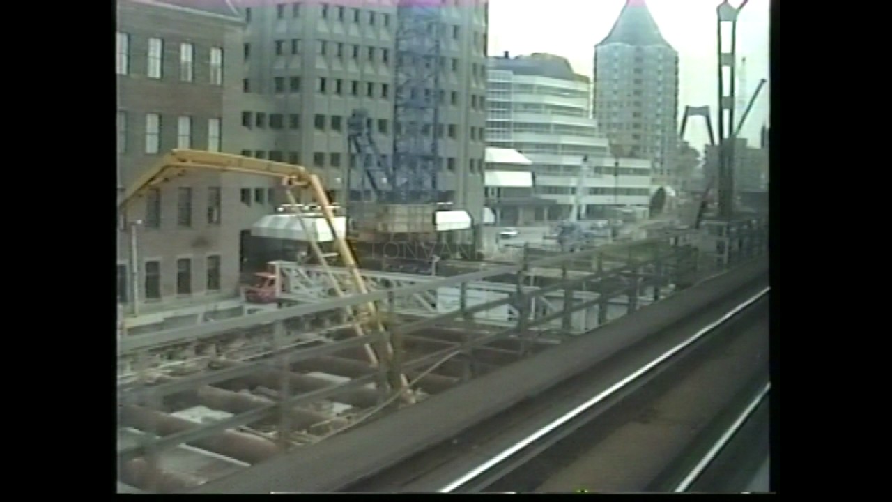 Vanuit de trein over de Maasbruggen in Rotterdam