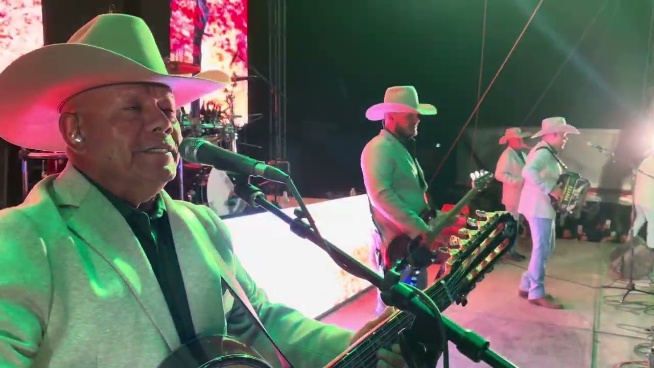 Pepe Tovar Y Los Chacales - Cuando Caigan Las Hojas En Vivo desde Mexquitic S.L.P.