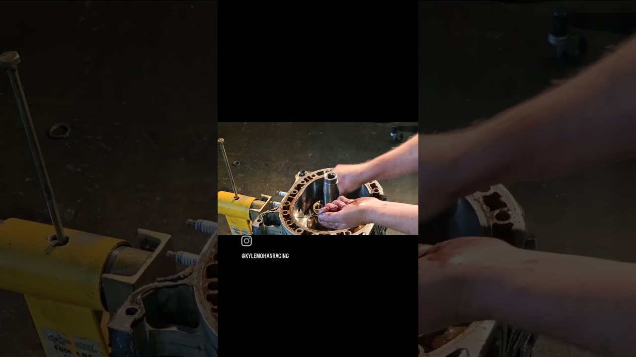 13b Rotory Engine Disassemble in 30 seconds