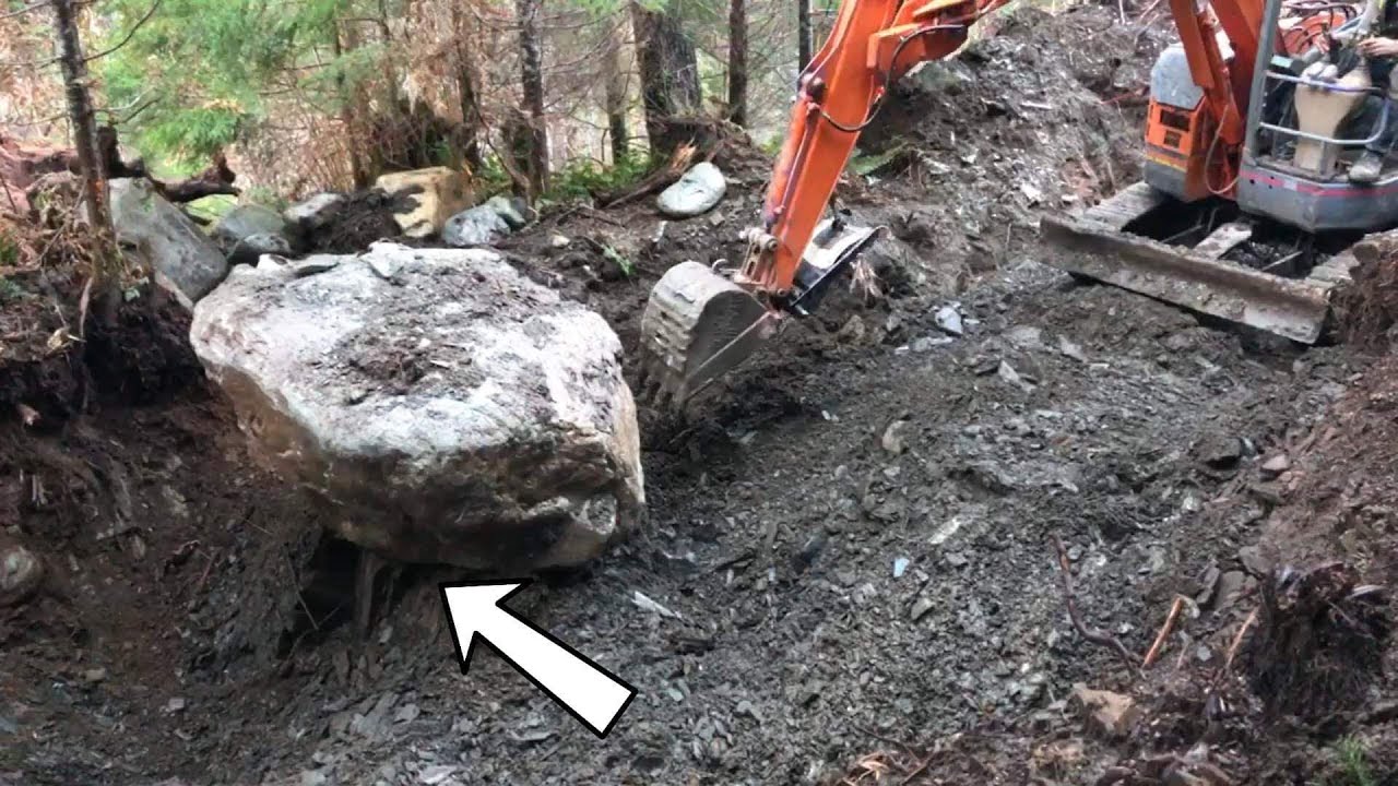 My BIGGEST Gold Nugget Was Under This Boulder!!