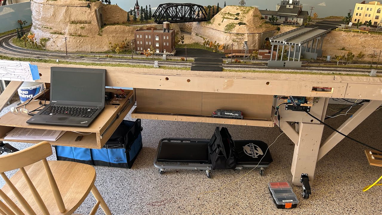 My 6x16 HO Garage Layout - New Test(Programming)Track with JMRI & Arduino with DCC-EX