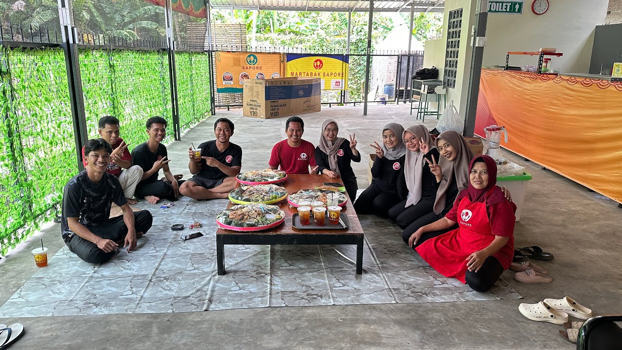 Rahatan Makan Siang Bersama 8th Jamblang Studio di Kedai Sapore