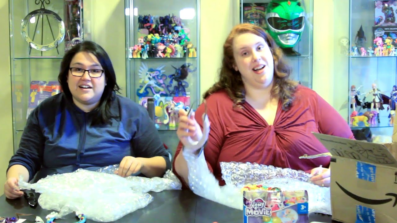 Fanmail Unboxing #3 - Cats, Horseshoes, and T-shirts!